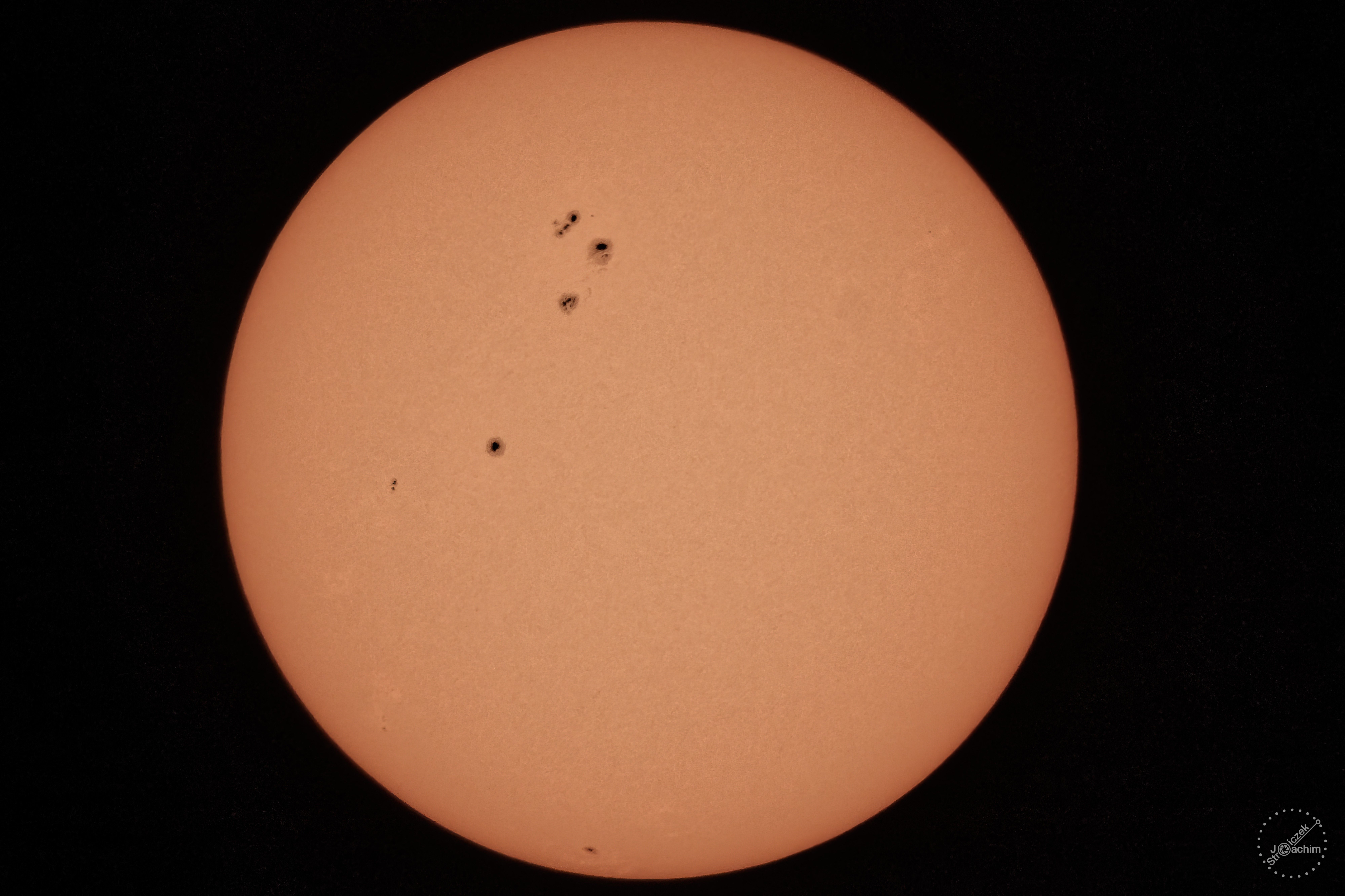 Sonne | 24.4.2022 | Canon 200d | 560mm | ISO200 1x1/50s Sonnenfilter