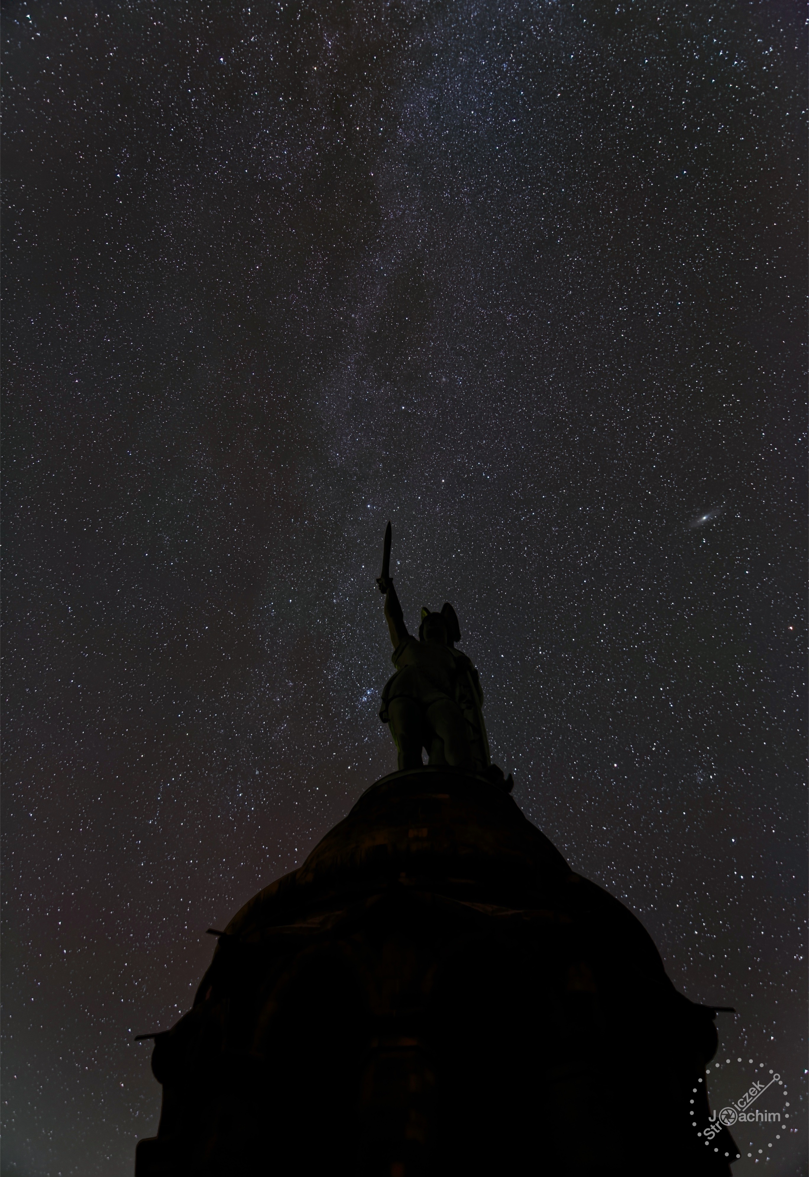 Hermannsdenkmal | 19.9.2020 | Canon 6d | 28mm | ISO2500 x 50x10s